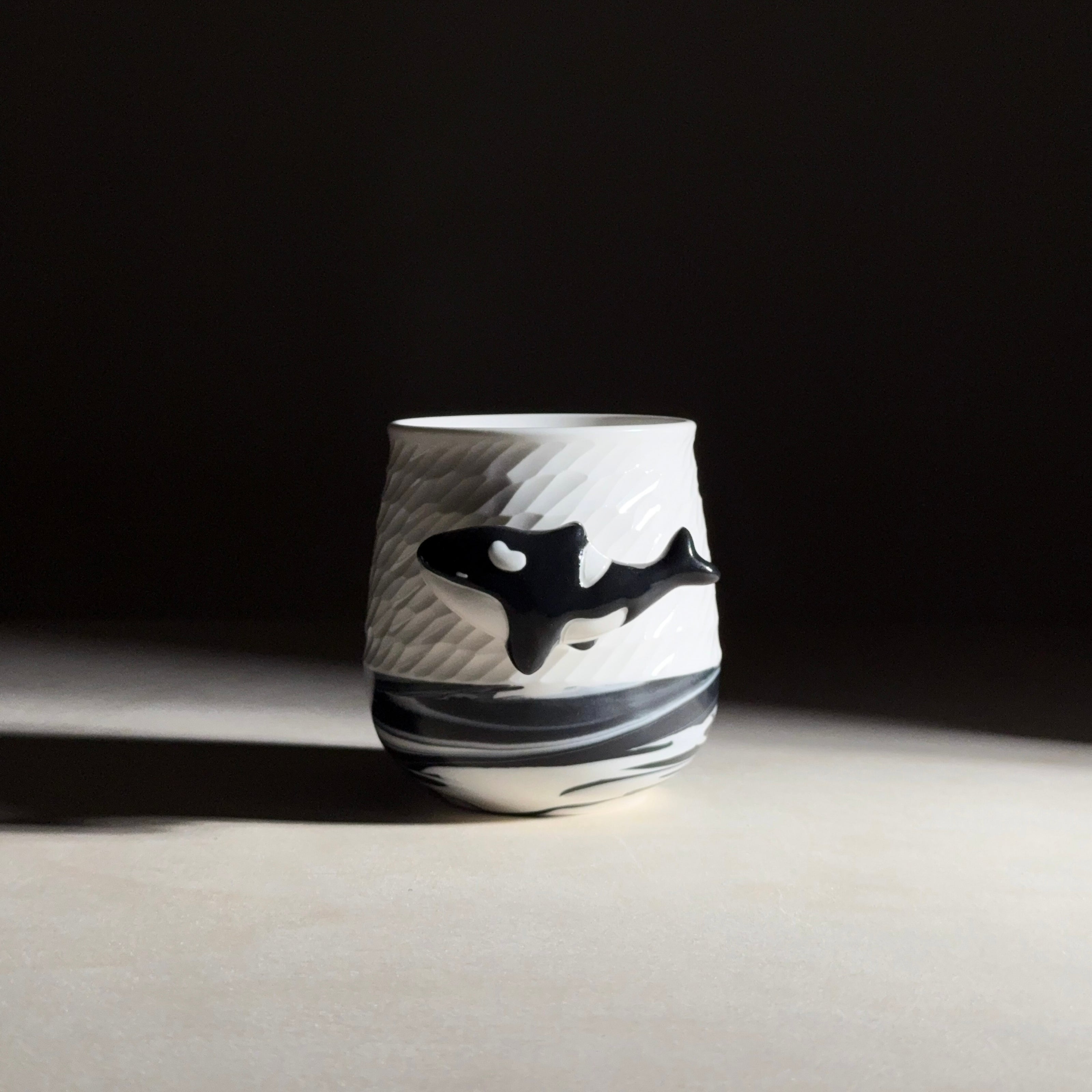 To the SEA Cup (300 ml) - Black Hybrid Orca