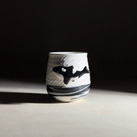 To the SEA Cup (300 ml) - Black Hybrid Orca