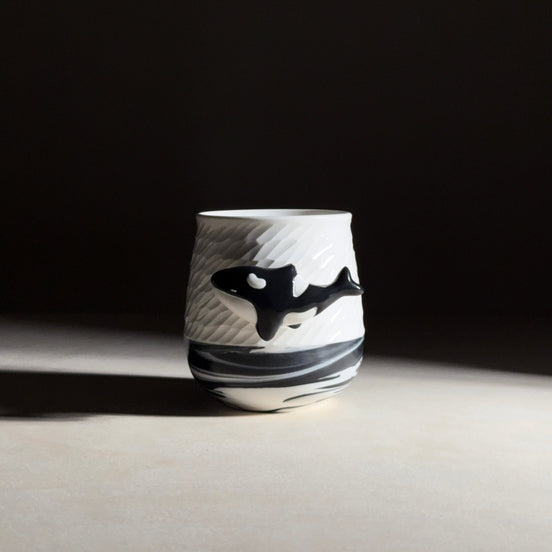 To the SEA Cup (300 ml) - Black Hybrid Orca