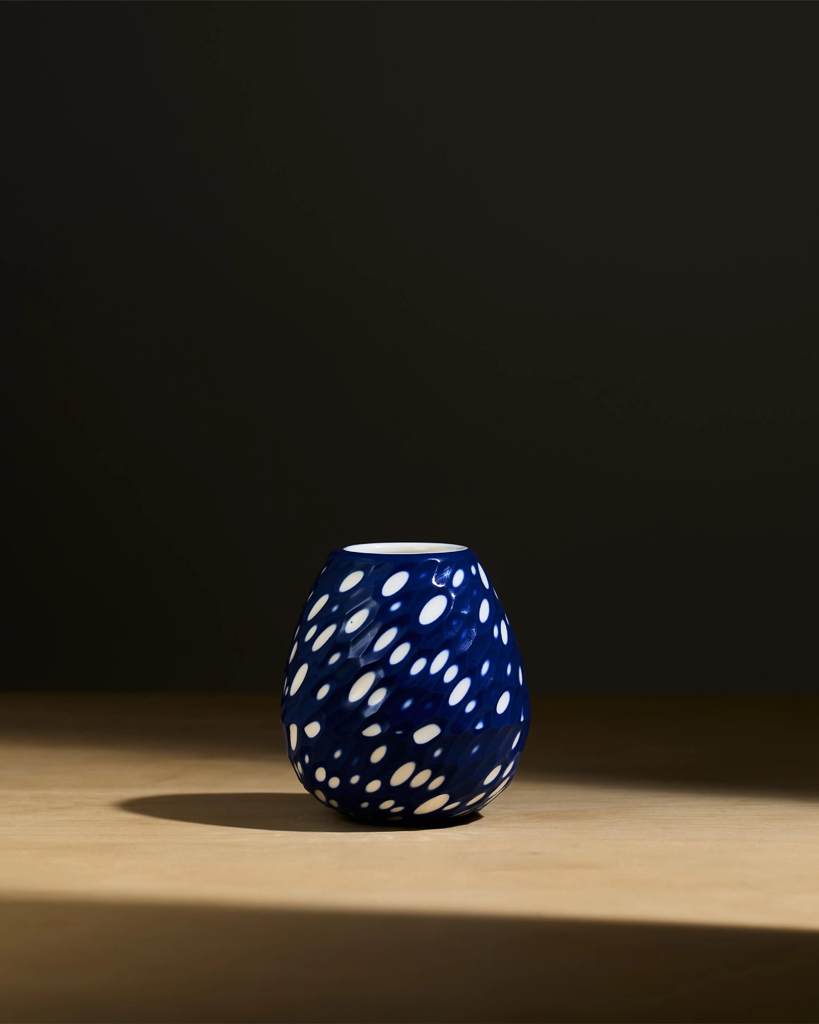 Blue Shade Chasen holder - Blue Shade - White Dot